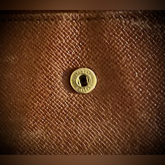 Louis Vuitton MEN’S vintage monogram bifold wallet - Picture 7 of 13